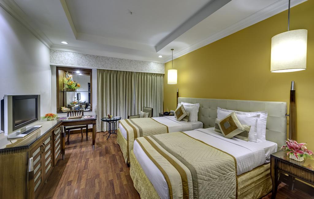 Hotel Hindusthan International, Kolkata Exterior photo